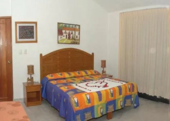 Mercedes Hotel Zihuatanejo