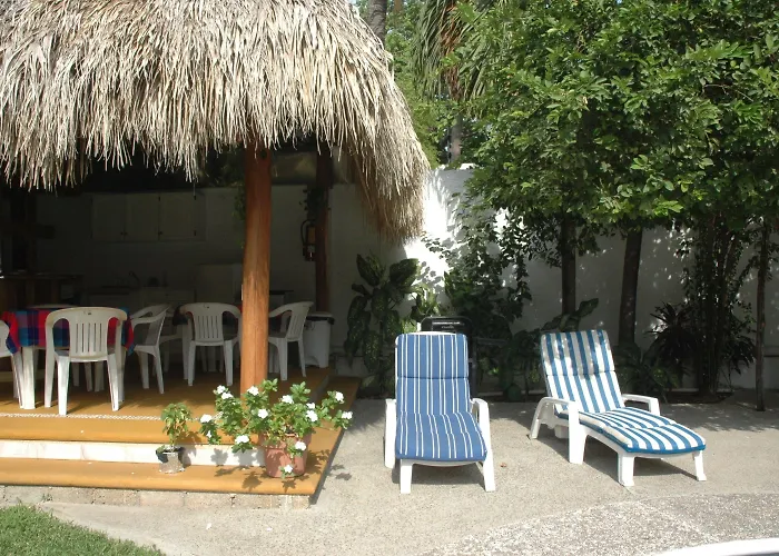 Mercedes Hotel Zihuatanejo
