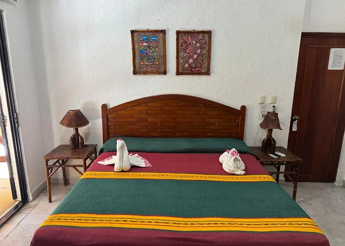 Mercedes Hotel Zihuatanejo