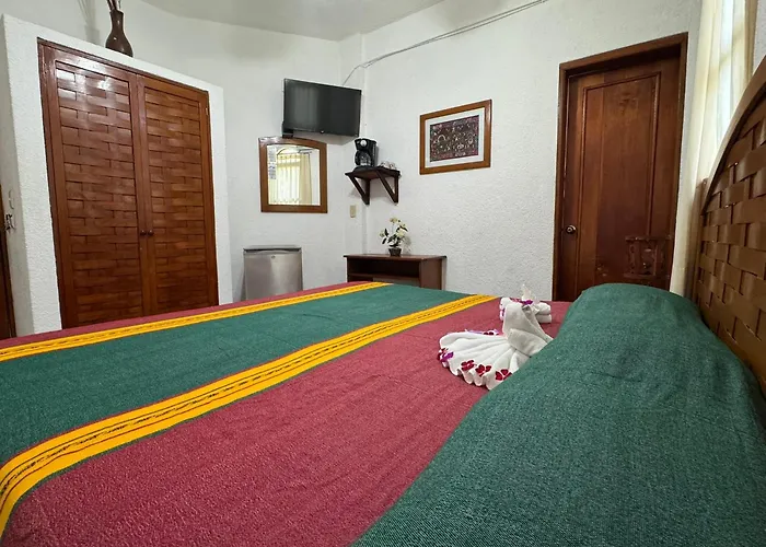 Mercedes Hotel Zihuatanejo