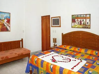 Mercedes Zihuatanejo