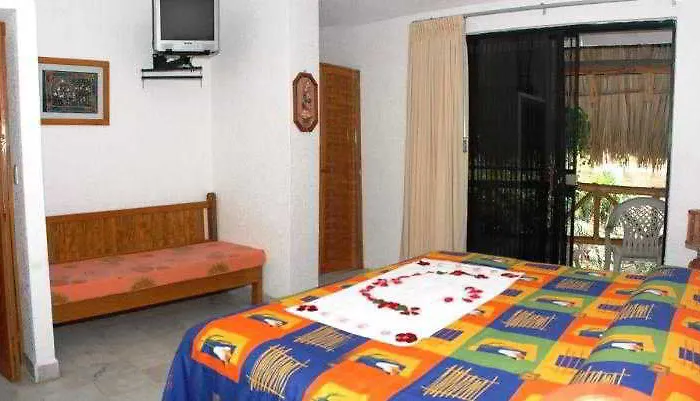 Mercedes 3* Zihuatanejo