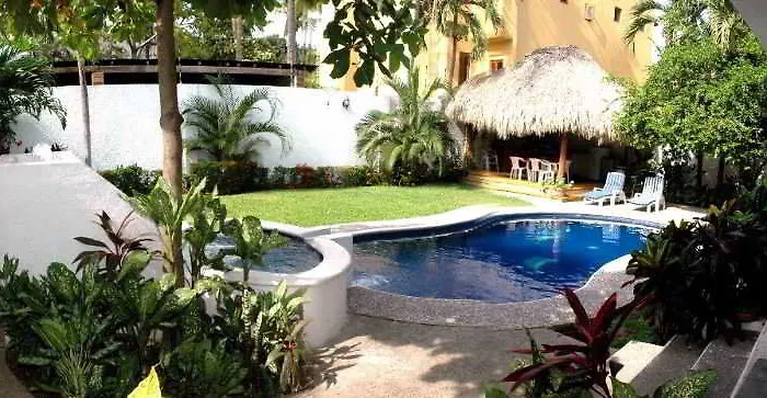 Mercedes Zihuatanejo